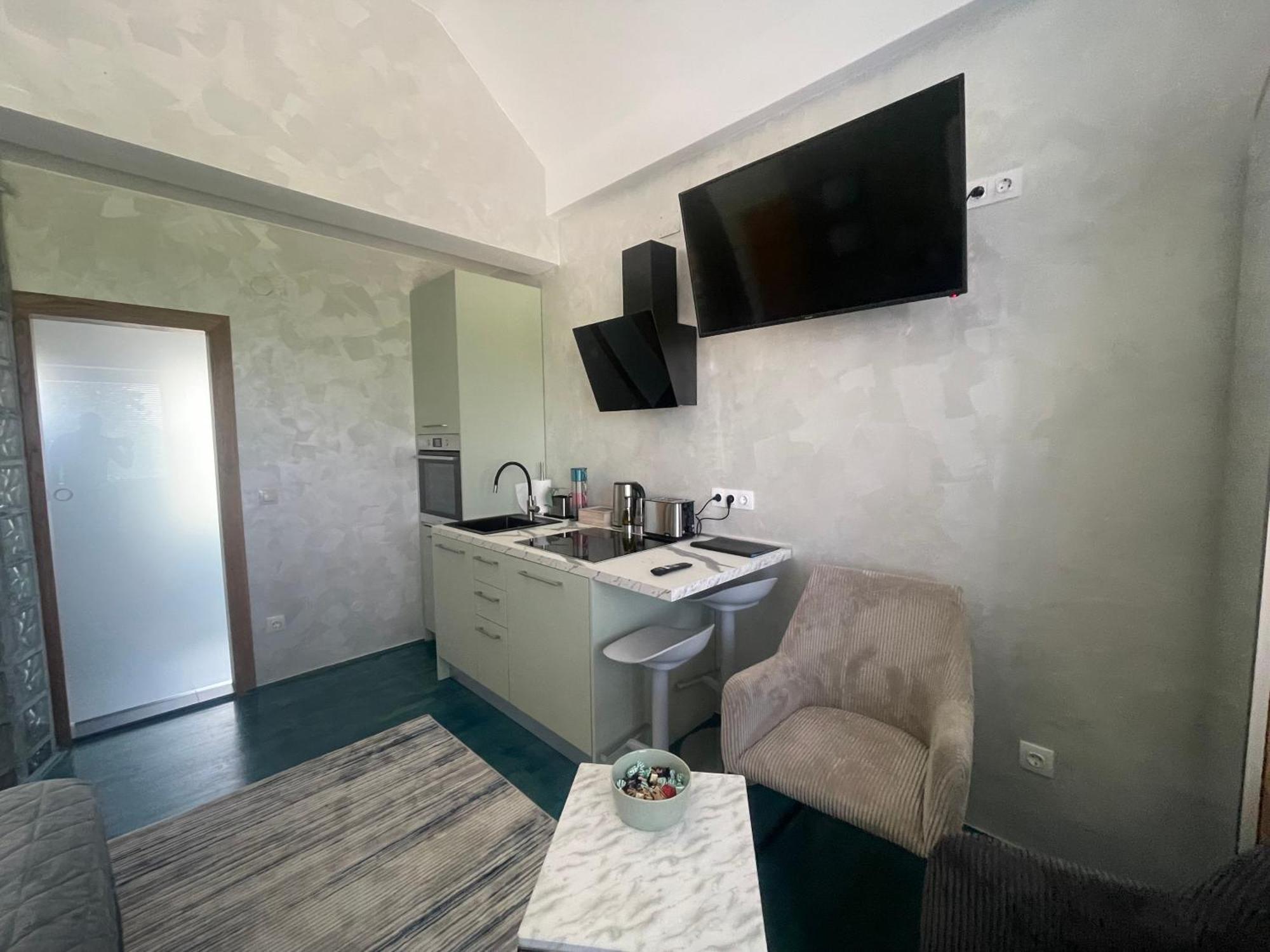Tona - Miran Apartman - Parking - Samostalna Prijava Karlovac Buitenkant foto