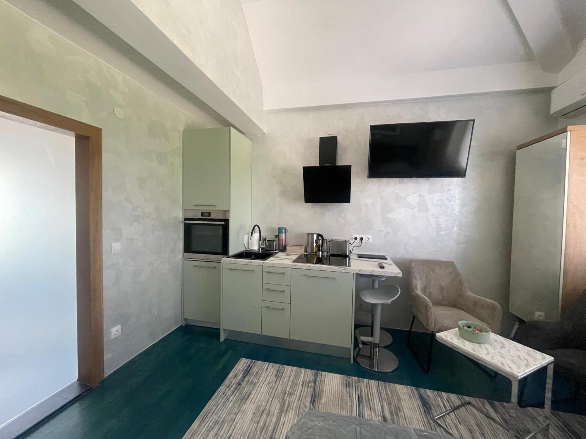 Tona - Miran Apartman - Parking - Samostalna Prijava Karlovac Buitenkant foto