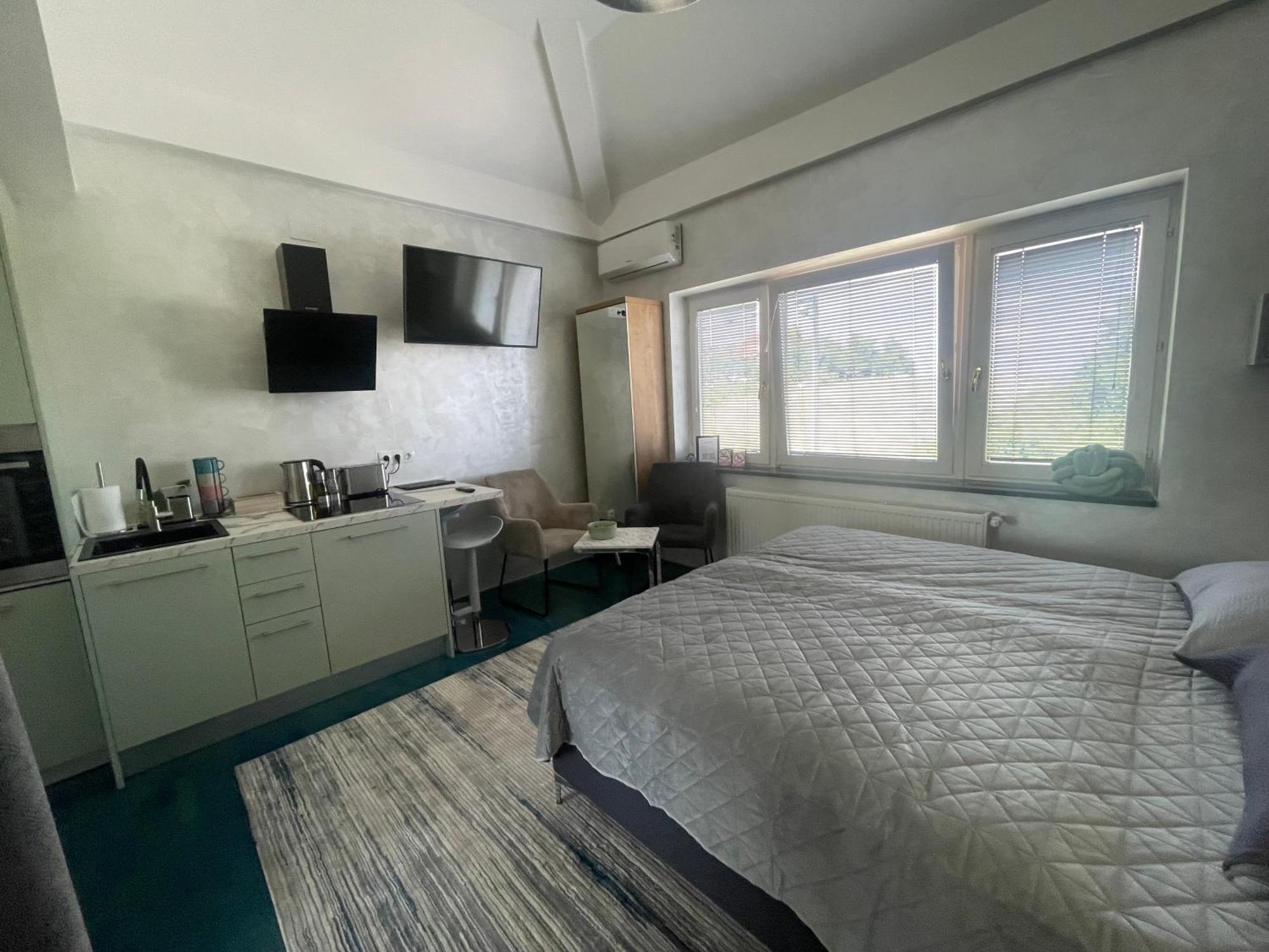 Tona - Miran Apartman - Parking - Samostalna Prijava Karlovac Buitenkant foto