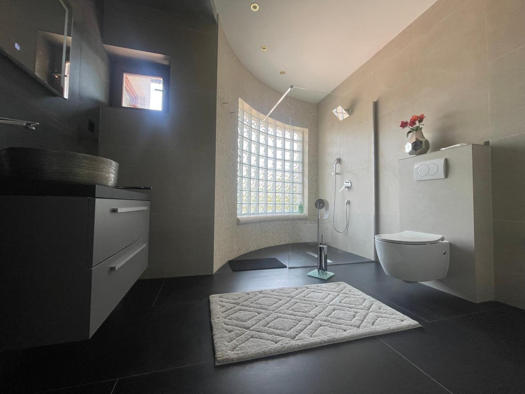 Tona - Miran Apartman - Parking - Samostalna Prijava Karlovac Buitenkant foto